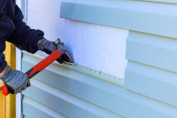 Reliable Emergency Siding Repair contractor in Willowbrook, IL by Squared Siding